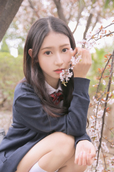 侯龙涛施雅